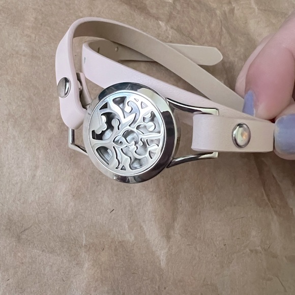 Essential Oil Diffuser Bracelet, Tree of Life Jewelry Aromatherapy - Picture 4 of 7